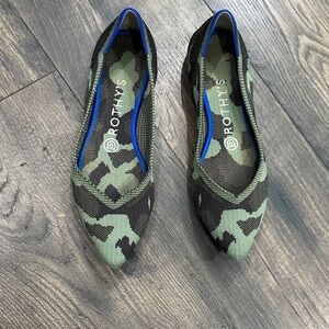 ROTHY’S The Point Olive Green Camo Ballet Flats Shoes Orange Stripe Size 7.5